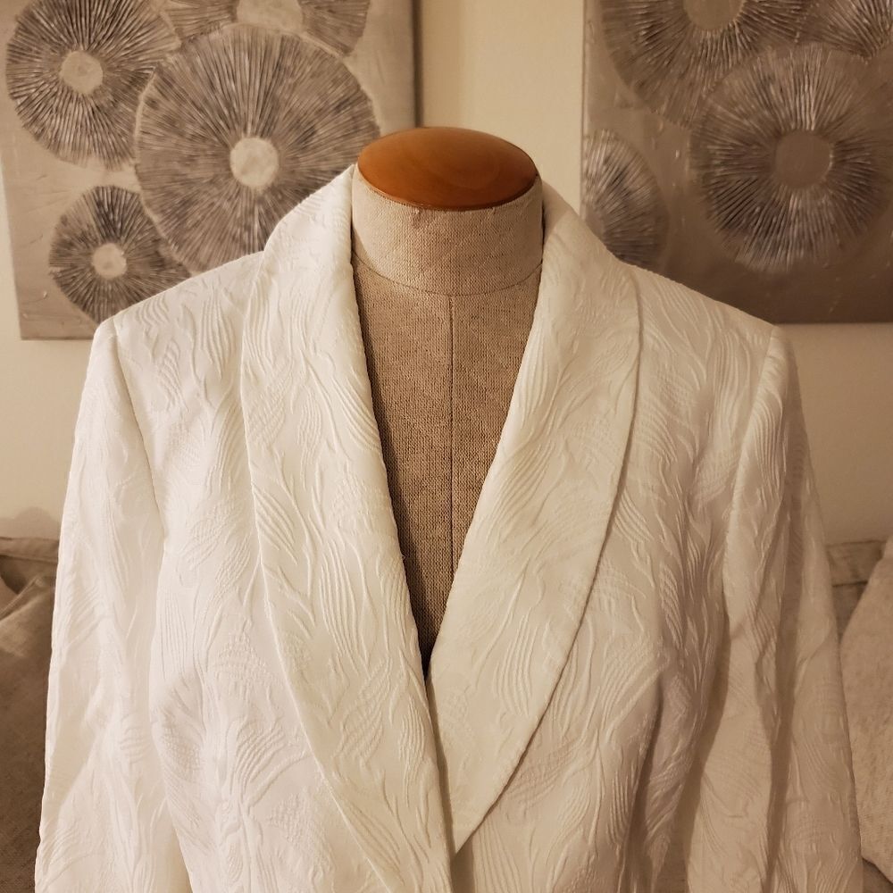 Kasper 3/4-Sleeve Textured-Leaf Blazer - Picture 4 of 12